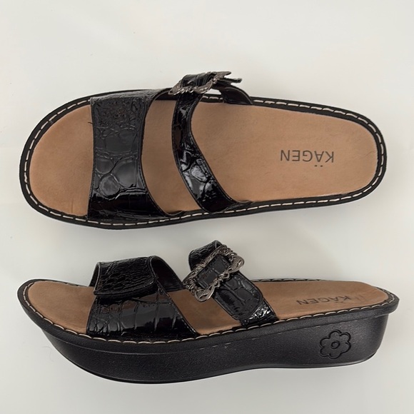 NWB- Kågen Black Croc-Embossed  Slip Resistant Slide Sandals (size 10) - Picture 6 of 12